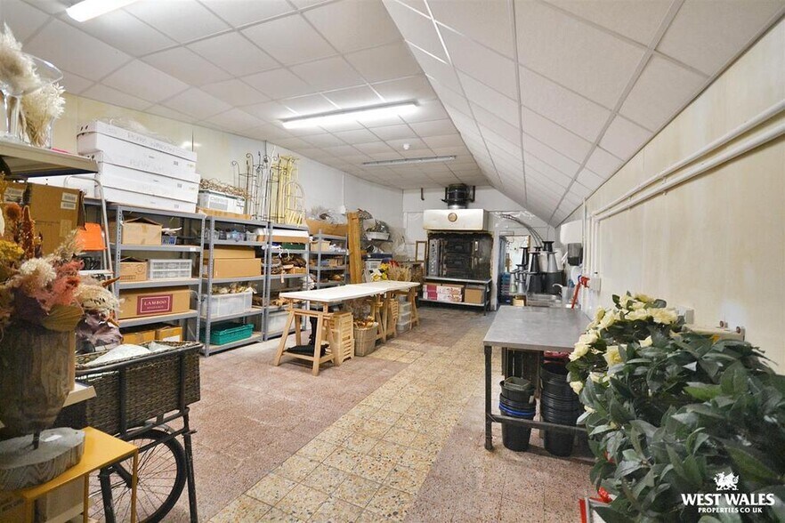 48 Pendre, Cardigan for sale - Building Photo - Image 2 of 21