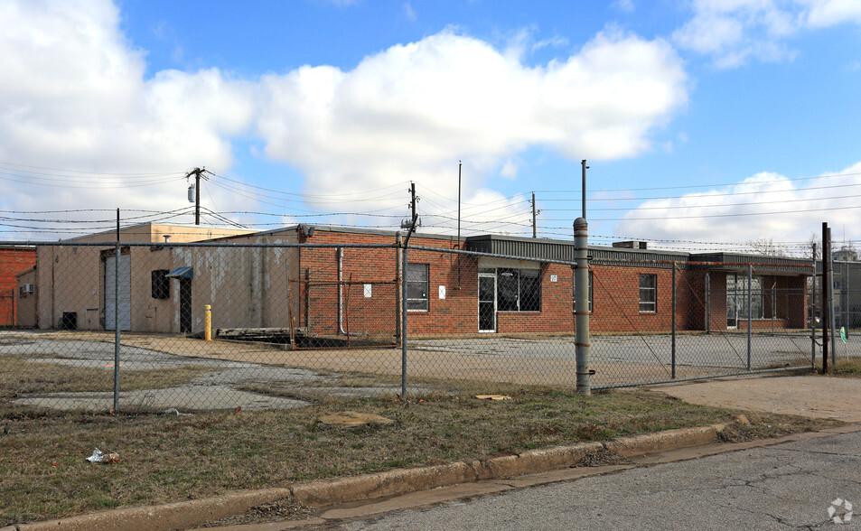 1307 W 22nd Pl, Tulsa, OK for rent - Building Photo - Image 2 of 13