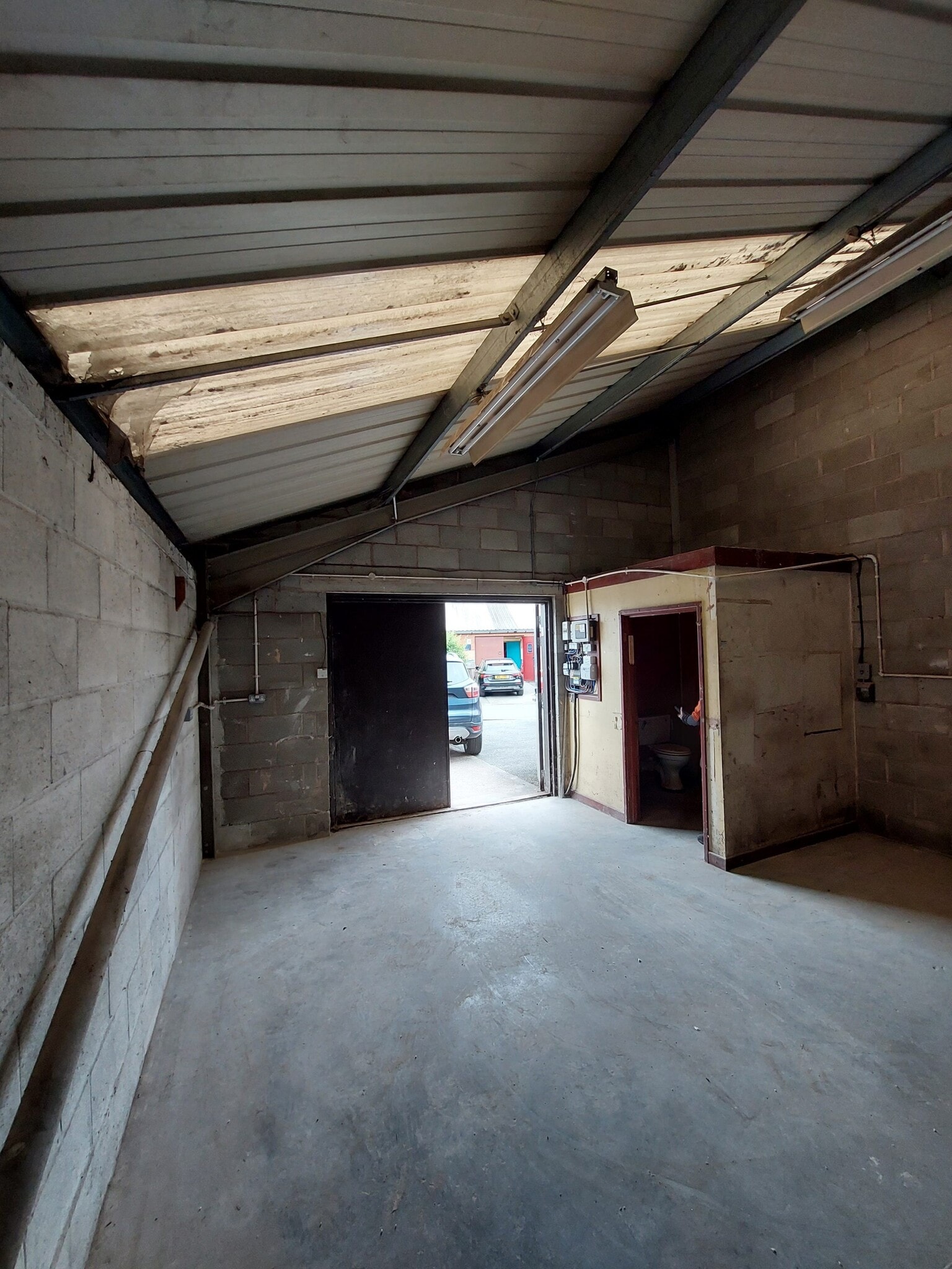 Maes-Y-Clawdd, Oswestry to rent Interior Photo- Image 1 of 2