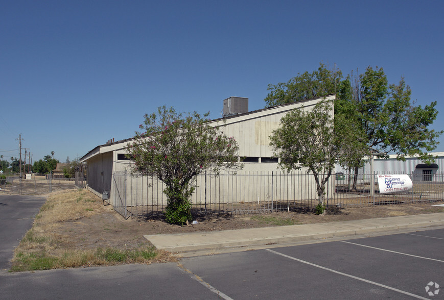 6029 Winton Way, Winton, CA for sale - Primary Photo - Image 1 of 1