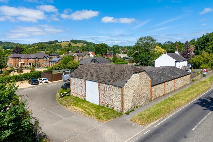 Findon Rd, Findon to rent - Aerial - Image 3 of 37