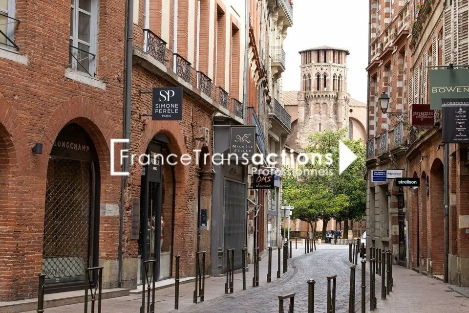 Retail in Toulouse to rent Building Photo- Image 1 of 3