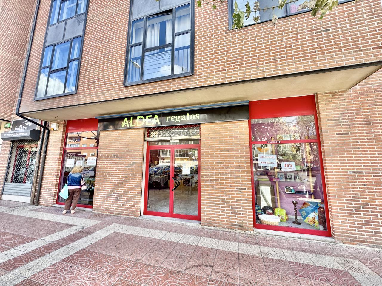 Retail in Ávila, Ávila to rent Interior Photo- Image 1 of 10