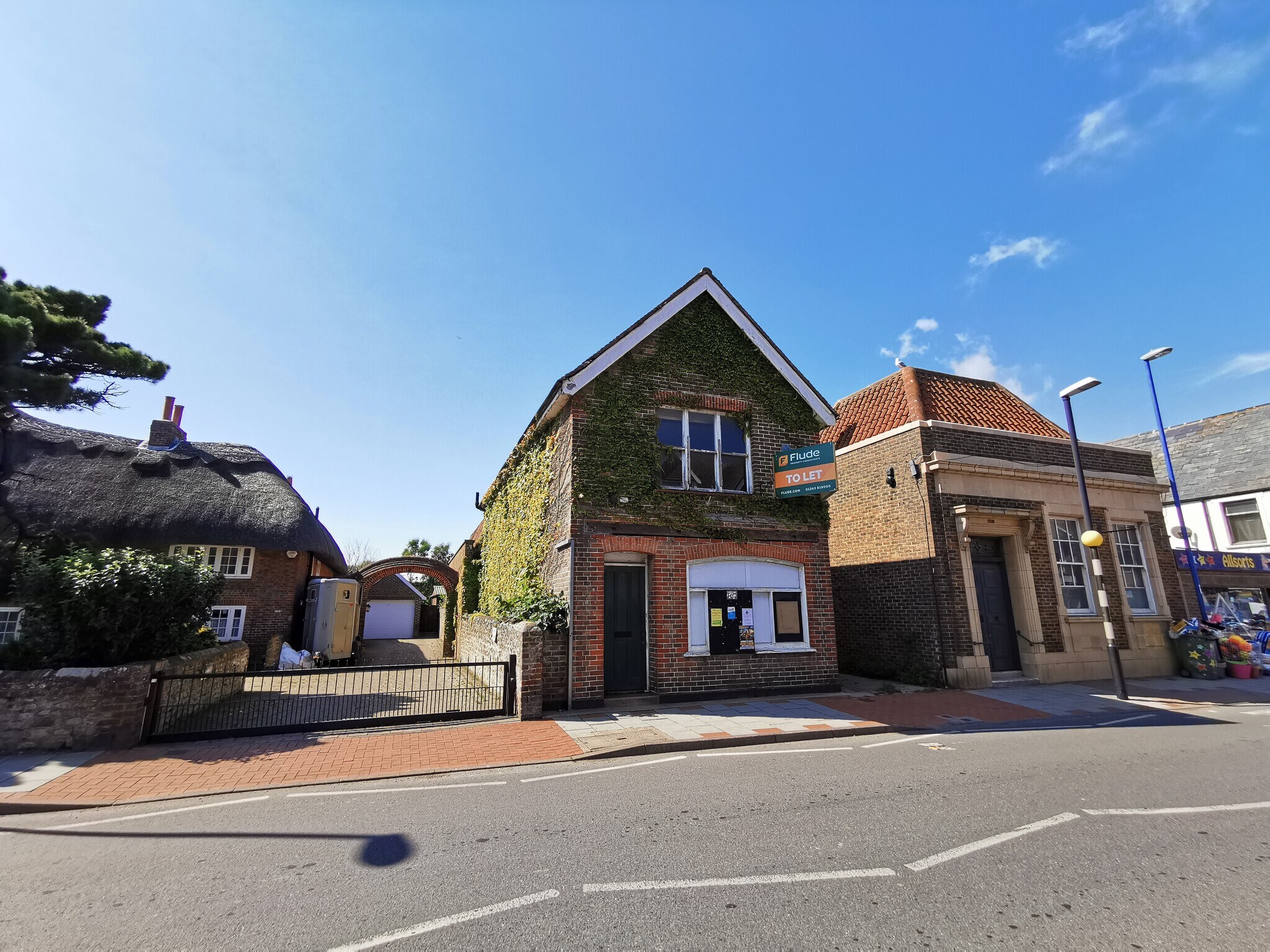 152 High St, Chichester for sale Building Photo- Image 1 of 1