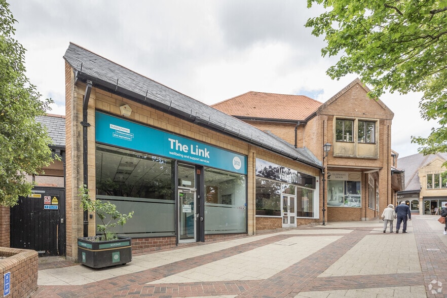 Vicarage Walk, Yeovil to rent - Building Photo - Image 3 of 3