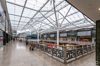 Lower Precinct, Coventry to rent Interior Photo- Image 2 of 2