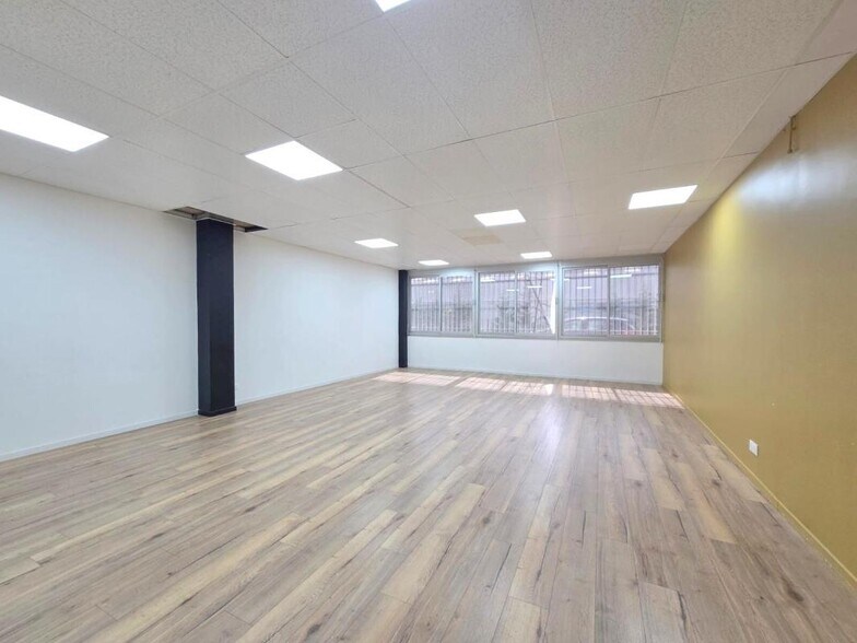 Office in Argenteuil to rent - Interior Photo - Image 2 of 21