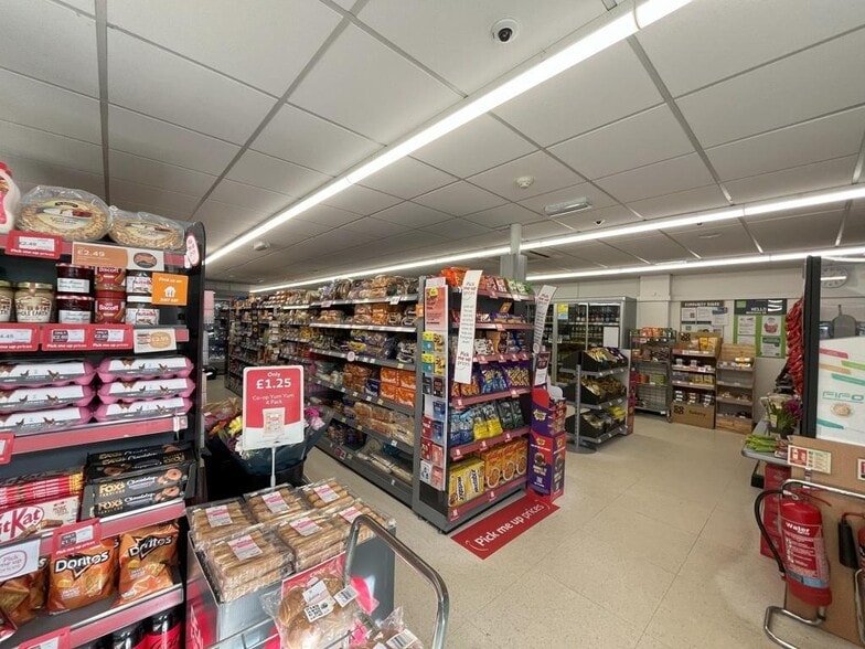 335-337 Woodbridge Rd, Ipswich to rent - Building Photo - Image 2 of 3