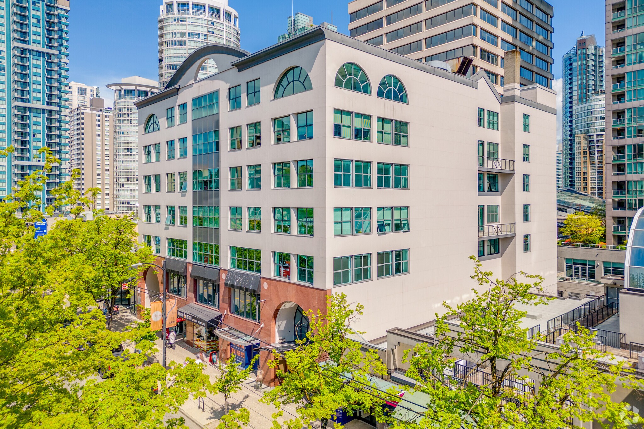 1145-1155 Robson St, Vancouver, BC to rent Building Photo- Image 1 of 5