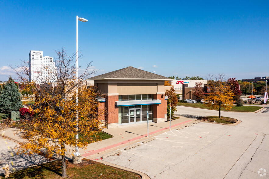 85 Yorktown Shopping Ctr, Lombard, IL for rent - Building Photo - Image 2 of 7