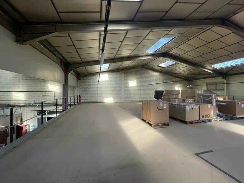 Office in Rillieux-la-Pape for sale - Interior Photo - Image 1 of 12