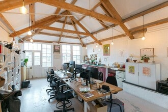 1-7A Durham Yard, London to rent Interior Photo- Image 2 of 3