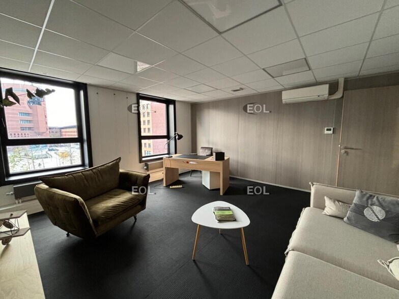 Office in Évry-Courcouronnes for sale - Building Photo - Image 1 of 16