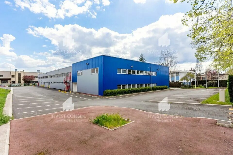 Light Industrial in Bezons to rent Building Photo- Image 1 of 14