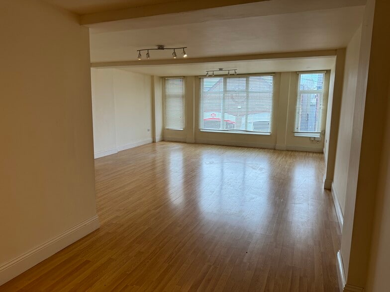 189 Queen St, Withernsea for sale - Interior Photo - Image 3 of 4