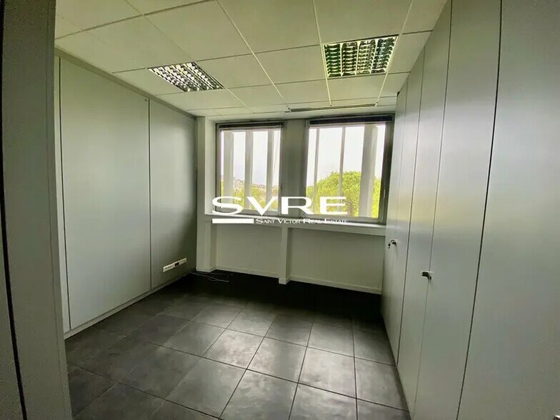 Office in Marseille to rent - Interior Photo - Image 2 of 7