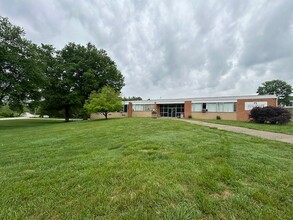 209 Parkway Pl, Parkersburg, WV for rent Building Photo- Image 1 of 2