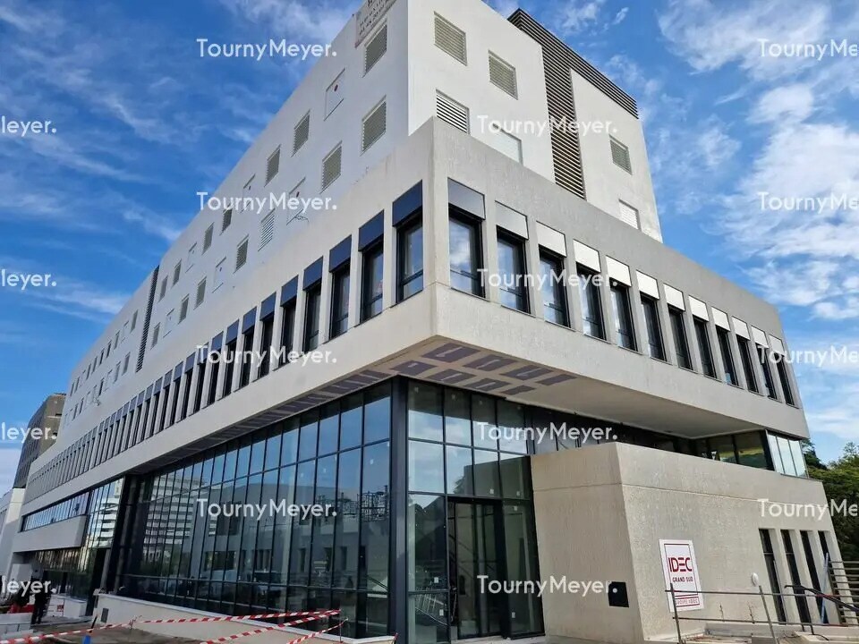 Retail in Montpellier to rent Building Photo- Image 1 of 3