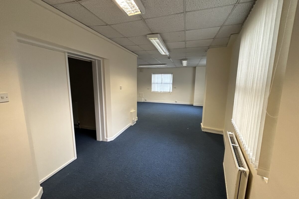 New North Rd, Exeter to rent Interior Photo- Image 1 of 3