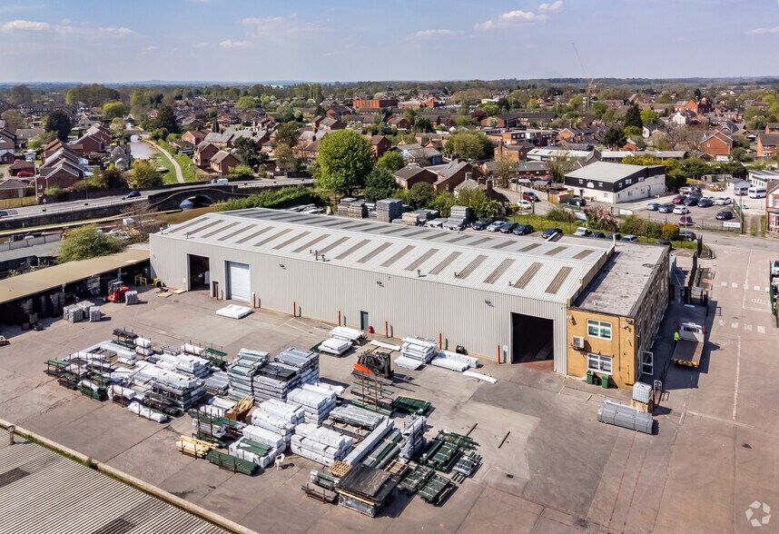 Brooks Ln, Middlewich for sale - Primary Photo - Image 1 of 1