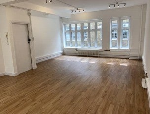 9 Little Portland St, London to rent - Interior Photo - Image 3 of 24