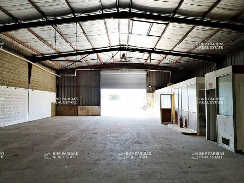 Office in Vitrolles to rent - Interior Photo - Image 2 of 8