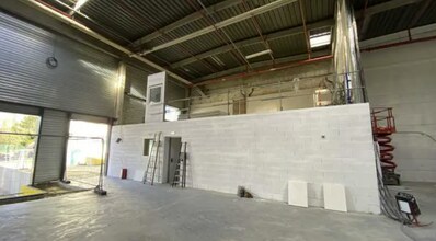 Light Industrial in Rosny-sous-Bois to rent Interior Photo- Image 2 of 3