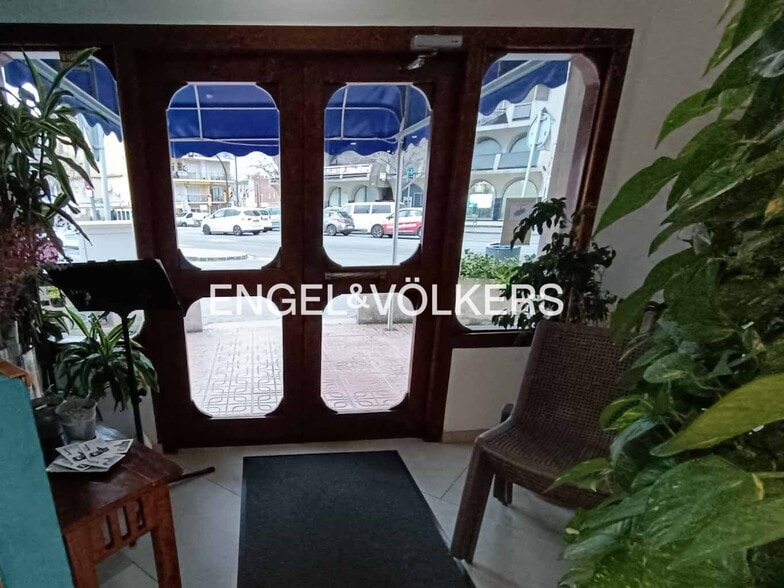 Retail in Calafell, Tarragona for sale - Interior Photo - Image 3 of 15