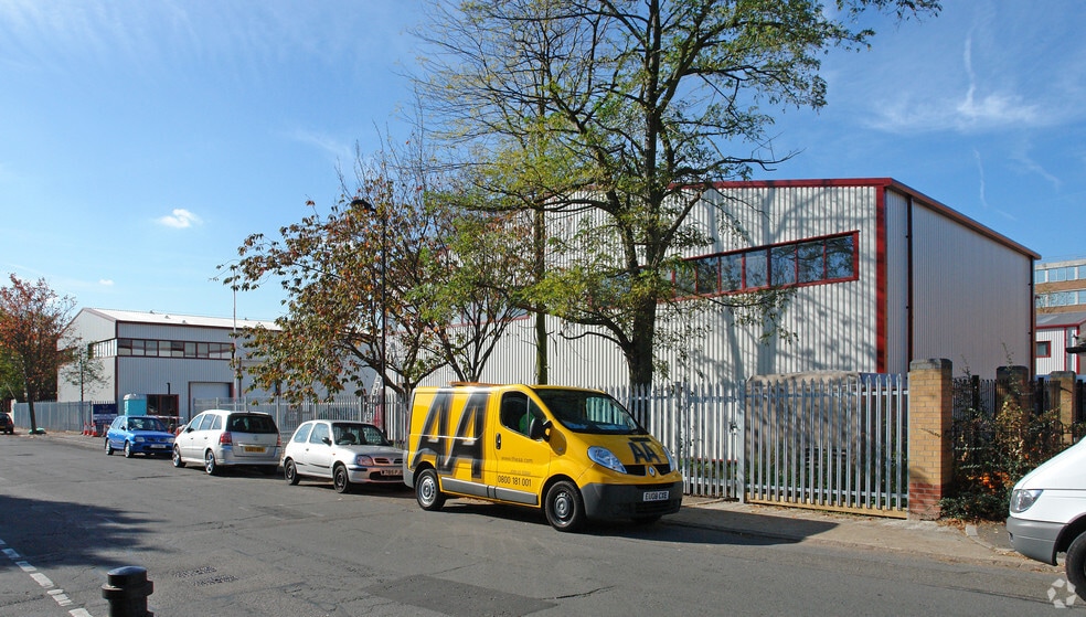 Adrienne Ave, Southall for sale - Primary Photo - Image 1 of 1