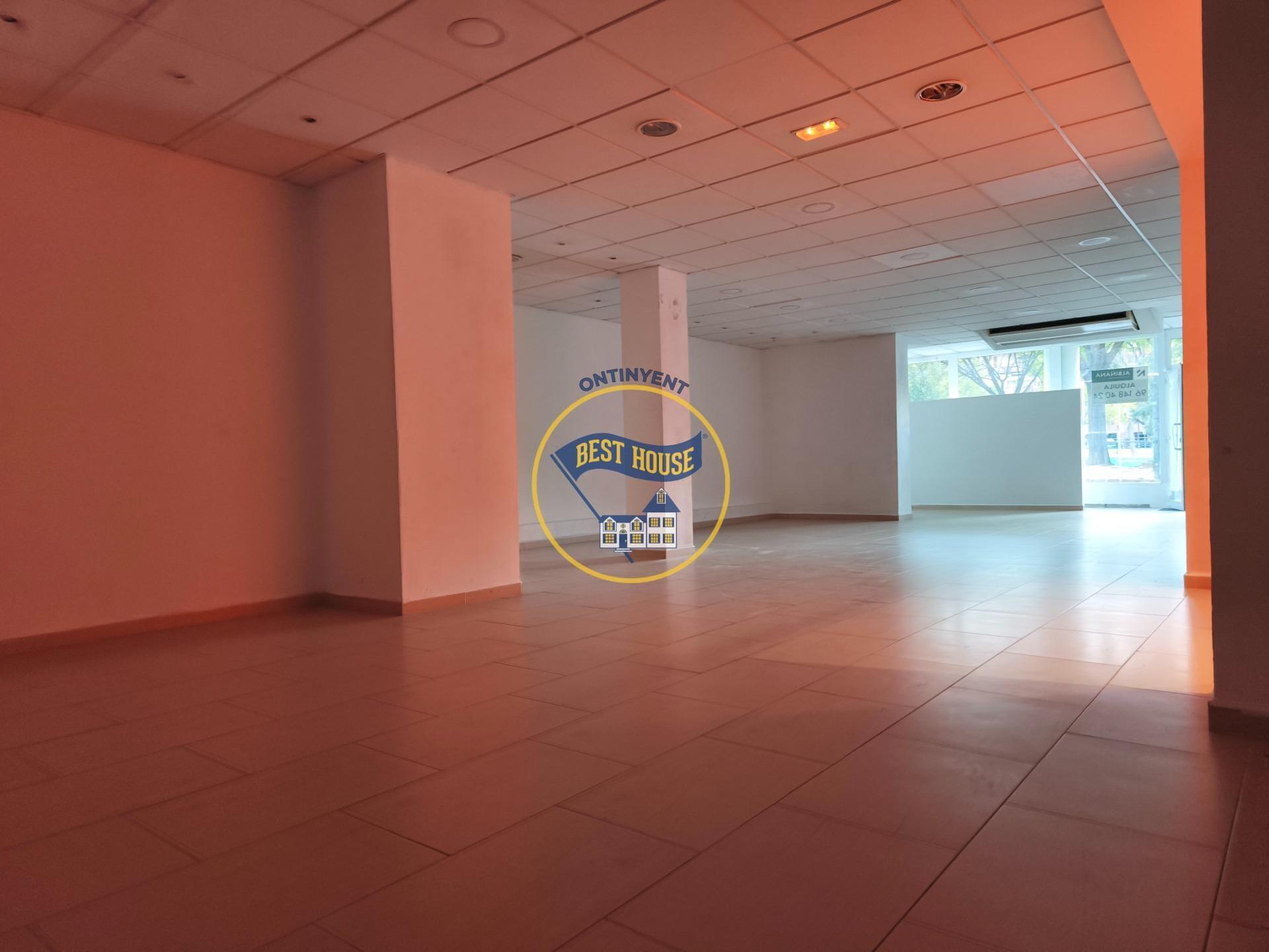 Retail in Ontinyent, Valencia to rent Interior Photo- Image 1 of 10
