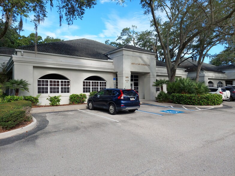 1696 W Hibiscus Blvd, Melbourne, FL for rent - Building Photo - Image 3 of 8