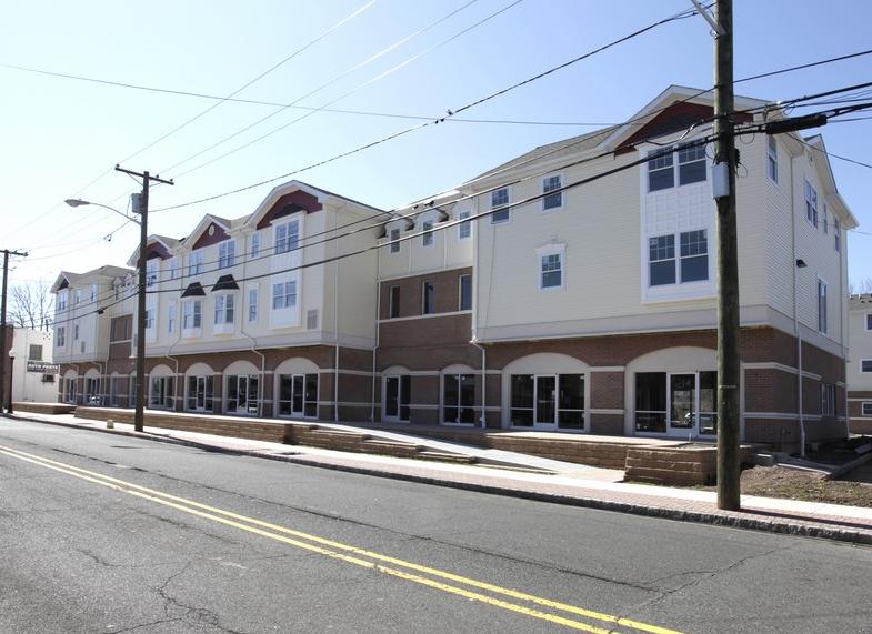 212-228 Hamilton Blvd, South Plainfield, NJ for rent - Building Photo - Image 1 of 2