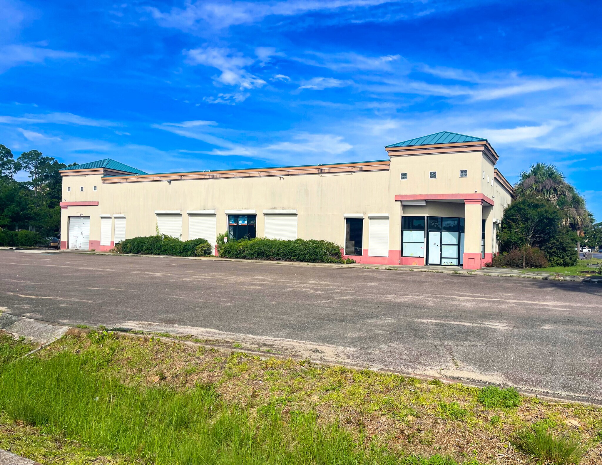 10059 Hutchison Blvd, Panama City Beach, FL to rent Building Photo- Image 1 of 9