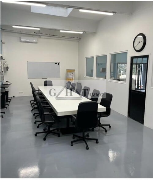Office in Épinay-sur-Seine to rent - Interior Photo - Image 3 of 3