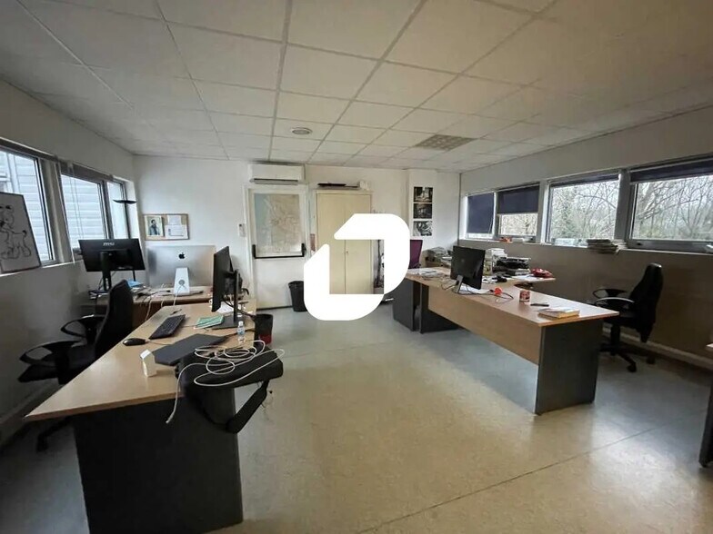 Office in Bordeaux to rent - Interior Photo - Image 1 of 6