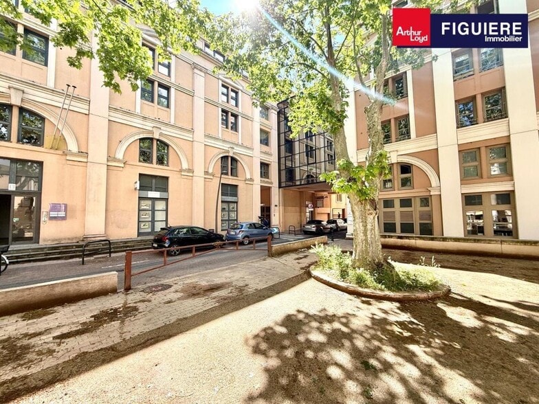 Office in Aix-en-Provence for sale - Building Photo - Image 2 of 8
