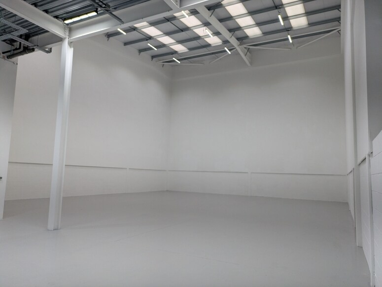 Hanworth Ln, Chertsey to rent Interior Photo- Image 1 of 6