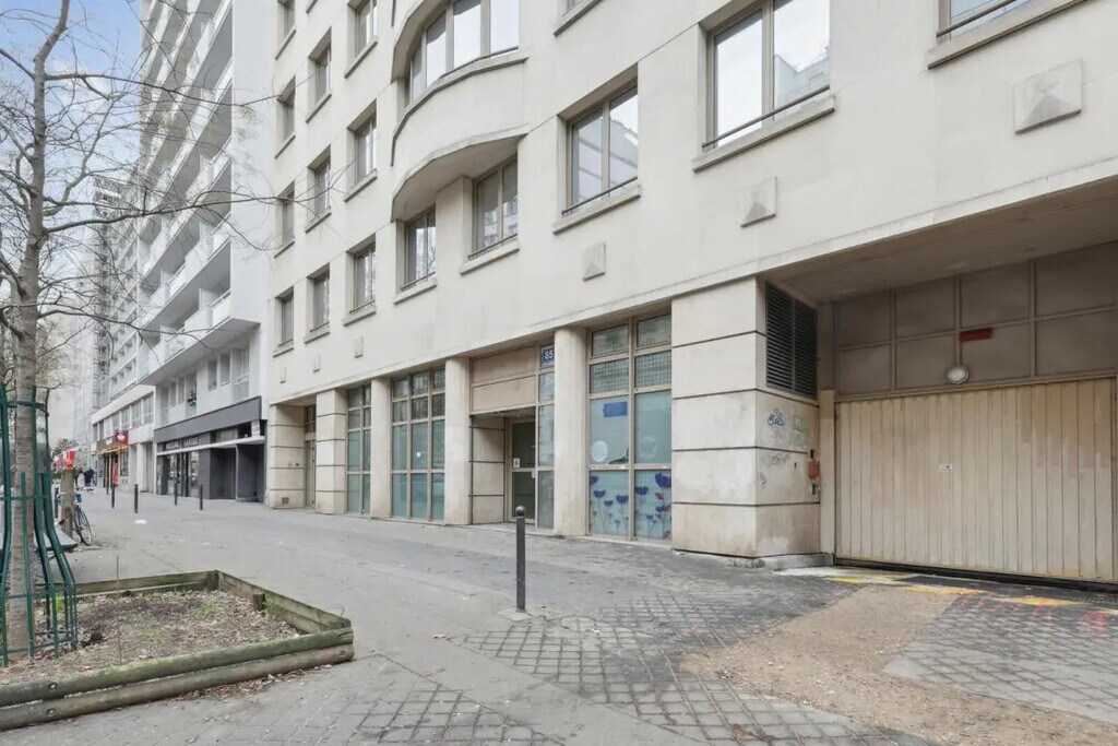 Location Bureaux 366 m² - Photo 1