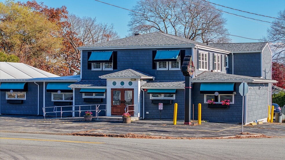 736 Ashley Blvd, New Bedford, MA for sale - Building Photo - Image 3 of 23