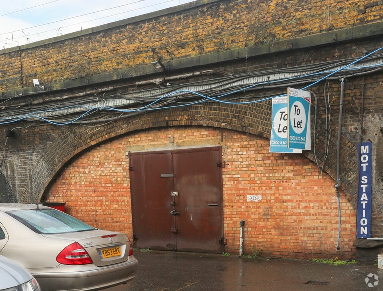 Bancroft Rd, London to rent - Building Photo - Image 3 of 51