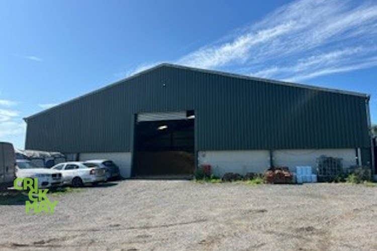 Slaugham Road, Haywards Heath to rent Building Photo- Image 1 of 2