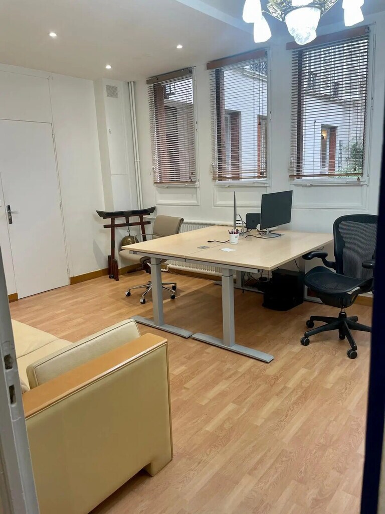 Location Bureaux 58 m² - Photo 1