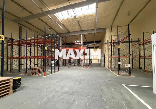 Location Local d'activités 981 m² à 2 855 m²