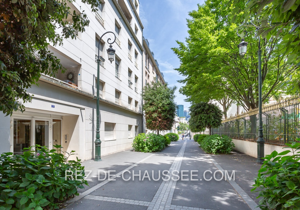 Build-to-Rent in Puteaux for sale Building Photo- Image 1 of 12