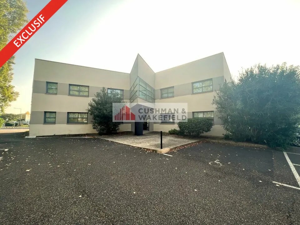 Location Bureaux 414 m² - Photo 1