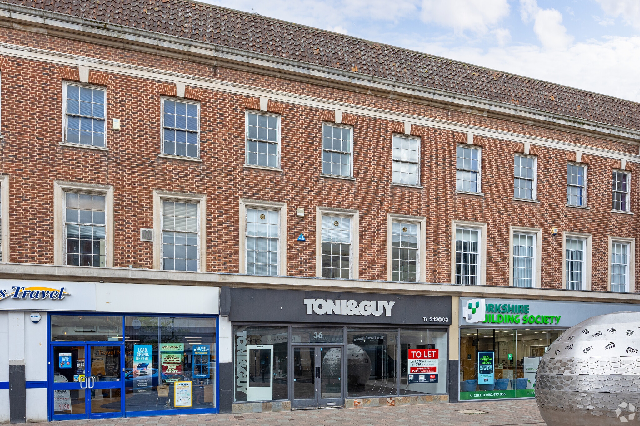 36 Paragon St, Hull to rent Building Photo- Image 1 of 4