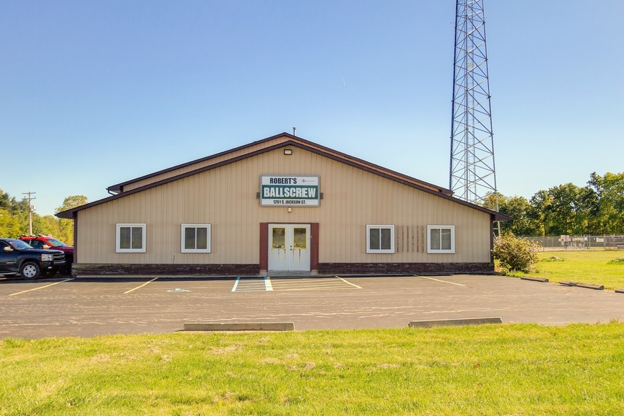 1261 S Jackson St, Dansville, MI for sale - Primary Photo - Image 1 of 1