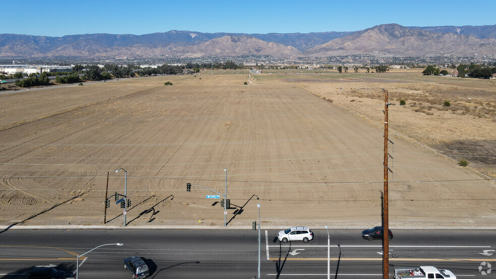 1170 W Lugonia Ave, Redlands, CA for rent - Building Photo - Image 1 of 7