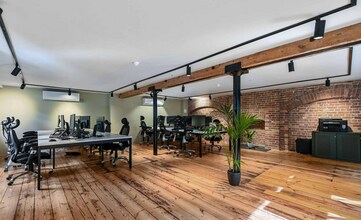 81A Endell St, London to rent Interior Photo- Image 1 of 7