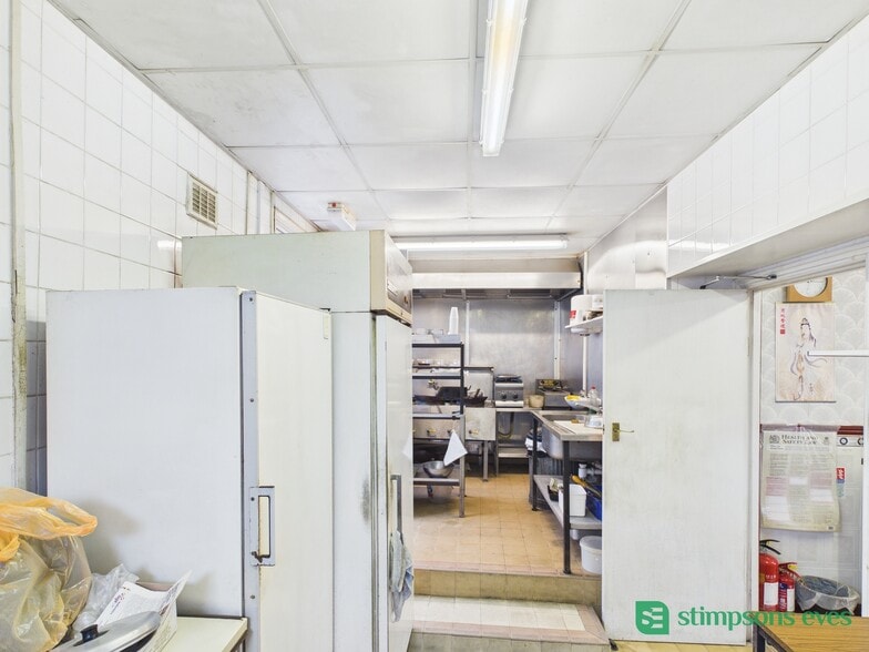 58-58A High St, Clapham for sale - Building Photo - Image 3 of 5